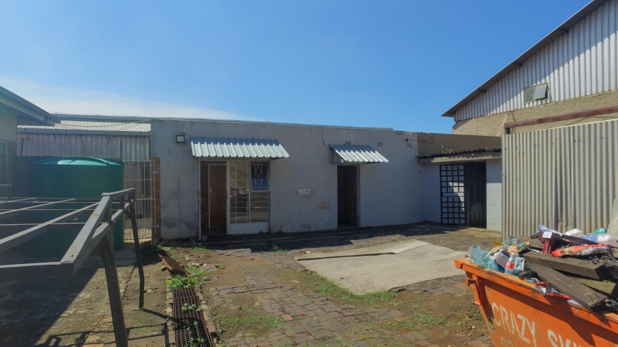 To Let commercial Property for Rent in Oos Einde North West